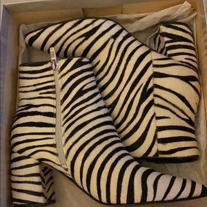 Marc fisher retire booties ( Zebra Print)